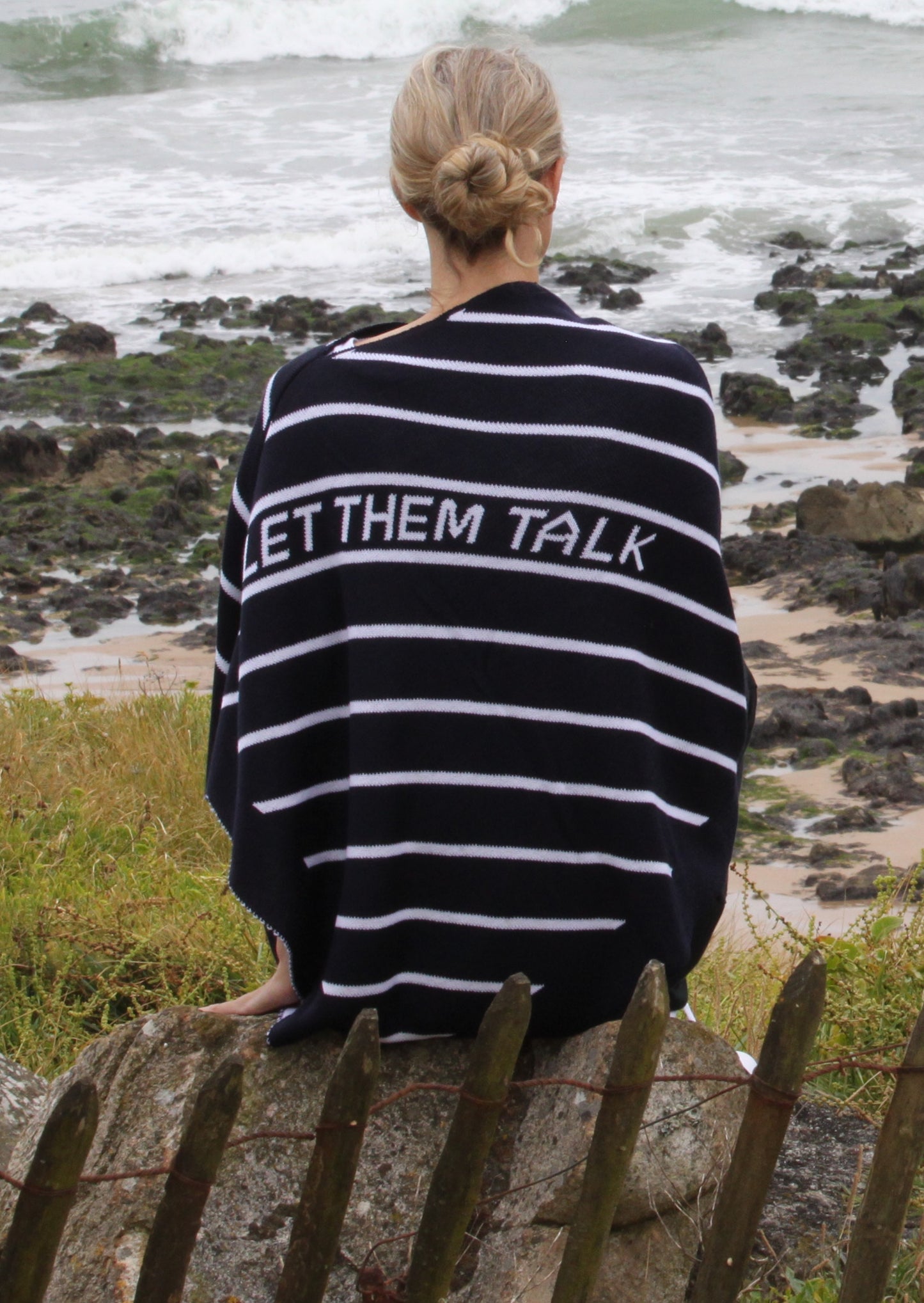 Jacquard striped poncho LET THEM TALK 100% virgin wool 🇫🇷